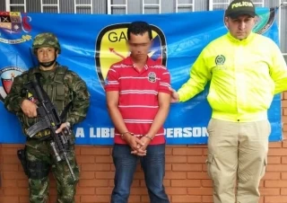 En Villavicencio, el Ejército capturó a Wilson Aguirre Orozco, alias Alex Reyes como presunto responsable de la muerte de varios militares en el departamento de Arauca.