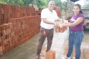 Siete familias que fueron afectadas por un vendaval en Arauca, recibieron ayudas por parte de la alcaldía de Arauca.