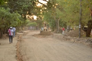 Obras de mantenimiento del dique vía en el municipio de Arauca, sector Cabañas.