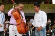 Instrumentos musicales por un monto de 75 millones de pesos recibió la alcaldía de Arauca para su escuela de música del Gobierno Nacional.