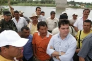 El Gobernador (E) de Arauca Alejandro Arbelaáez  Arango  dialogó con los habitantes de San Salvador sobre la ejecución de las obras sobre el río Casanare y del terraplén de la vía  hacia Tame.