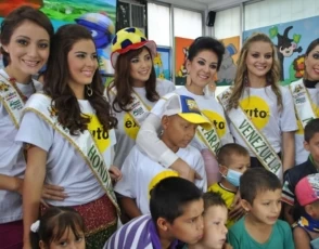 Candidatas del Reinado Internacional del Joropo compartieron con niños enfermos de cáncer tratados en el Hospital Departamental de Villavicencio.