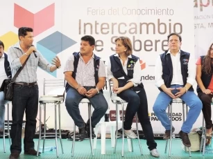 Recursos para infraestructura educativa, mejoramiento de las condiciones salariales de los docentes, cobertura de internet, apoyo a programas de bilingüismo y proyectos en curso para el sector pidió alcalde de Aguazul, Casanare.