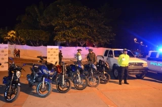 Carros y motocicletas incautados por la Policía Nacional en los municipios de Arauca, Tame y Saravena.