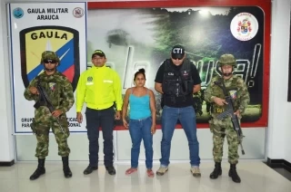 Las autoridades capturaran  alias “Tatiana badillo o Quenza” presunta integrante de la compañía “Uriel Londoño” de las Farc.