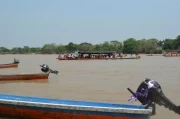 Por las aguas del río Arauca fue transportado el feretro de  Luis Alberto Cáceres Rodríguez, canoero baleado el pasado lunes por integrantes de la Marina Venezolana.