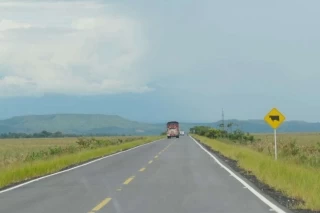 La Orinoquia colombiana tiene una infraestructura mínima que la aísla de la región andina colombiana y de Venezuela.