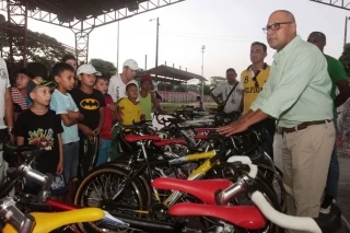 Los alumnos de ciclismo que hacen parte de los programas de formación del municipio de Arauca, recibieron modernas bicicletas para su práctica.