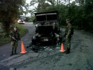 Una familia que se dirigía al municipio de Tame, fue victima de ataque con gasolina, cometido por desconocidos que el incendiaron el vehículo donde se transportaban en carreteras de Casanare.