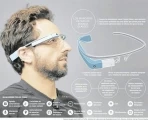 El primer accesorio son las gafas que permiten desplegar información extendida: con solo apuntar al cielo su mirada conoce las previsiones del clima y al hacer una inclinación de cabeza, agenda una cita, comparte fotos o activa una videoconferencia.