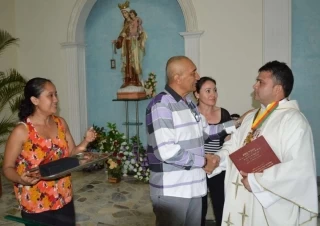 Sacerdotes recibieron la  máxima distinción que entrega el municipio de Paz de Ariporo a las personas naturales, jurídicas o personajes que los visitan o que se hayan destacado en pro del desarrollo de la gente.