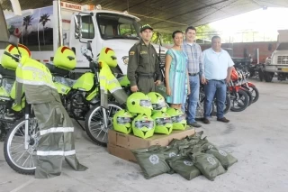 La Administración Municipal entregó en calidad de donación nueve motocicletas uniformadas, con el objetivo de fortalecer la seguridad del municipio de Sabanalarga.