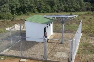 Gracias a Plan piloto implementado por el Gobierno Departamental, Comunidad del Internado la Bendición en San Martín, se beneficia con las bondades de la energía solar.