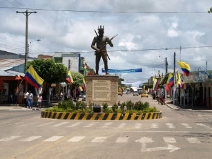 Santiago Cifuentes, escultor del Girara ubicado en la entrada al municipio de Tame, expreso que en las próximas semanas estará nuevamente de pie la escultura insigne del municipio de Tame.