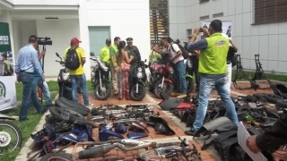 Autoridades desmantelaron un desguazadero de motos del barrio Villa del Sol, que delinquía en todo el territorio de la capital metense.