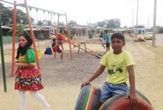 Parque infantil completamente dotado por parte de la Asociación Colombiana de Pediatras en el sector del Trece de Mayo de Villavicencio, Meta.