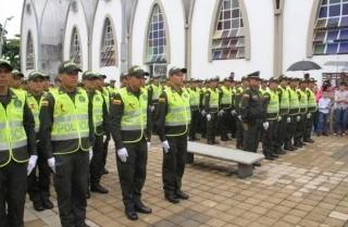 85 auxiliares bachilleres de Policía Nacional, refuerzan la seguridad en Villavicencio luego de terminar el curso 006 de 2014.