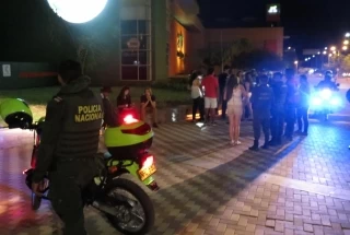Treinta menores de edad fueron sorprendidos en sitios públicos de Yopal después de las 10 de la noche.