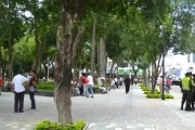 Parque Bolívar Arauca: Vista desde la calle 20. 22 de mayo 2012.