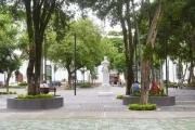 Parque Bolívar Arauca: Vista desde la carrera 21. 23 de mayo 2012.