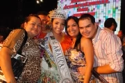 Coronación señorita Arauca 2010: La nueva soberana con la familia.