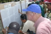 Referendo 2003: Listado de electores, buscando la mesa de votación.