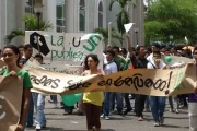 Marcha defensa regalías: Los estudiantes de la Universidad Nacional sede Arauca aprovecharon la marcha para expresar su desacuerdo con la reforma a la Ley 30 de 1992 (Ley de Educación Superior).